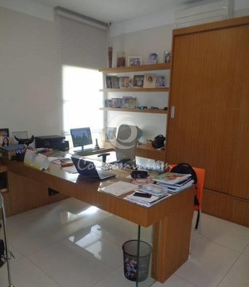 Casa de Condomínio com 4 quartos para aluguel, 610m² — foto 2 de 27