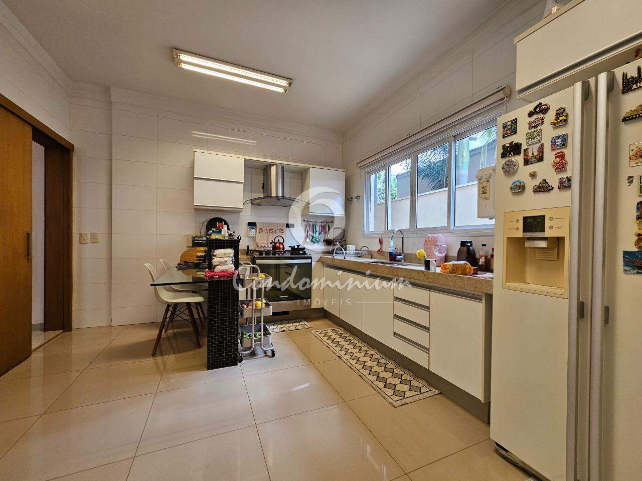 Casa de Condomínio com 4 quartos para aluguel, 377m² — foto 19 de 40