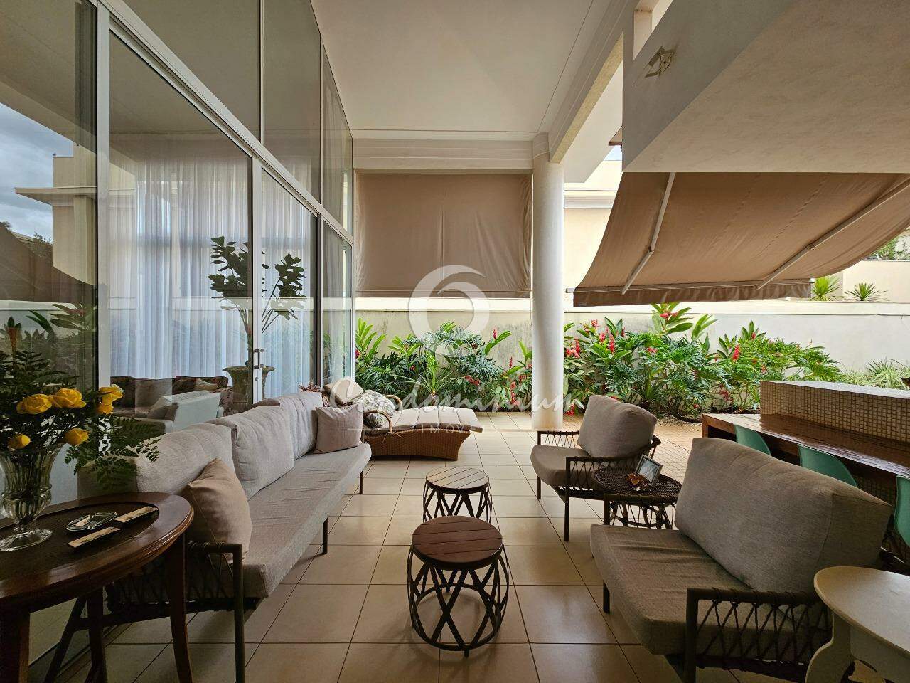 Casa de Condomínio com 4 quartos para aluguel, 377m² — foto 12 de 40
