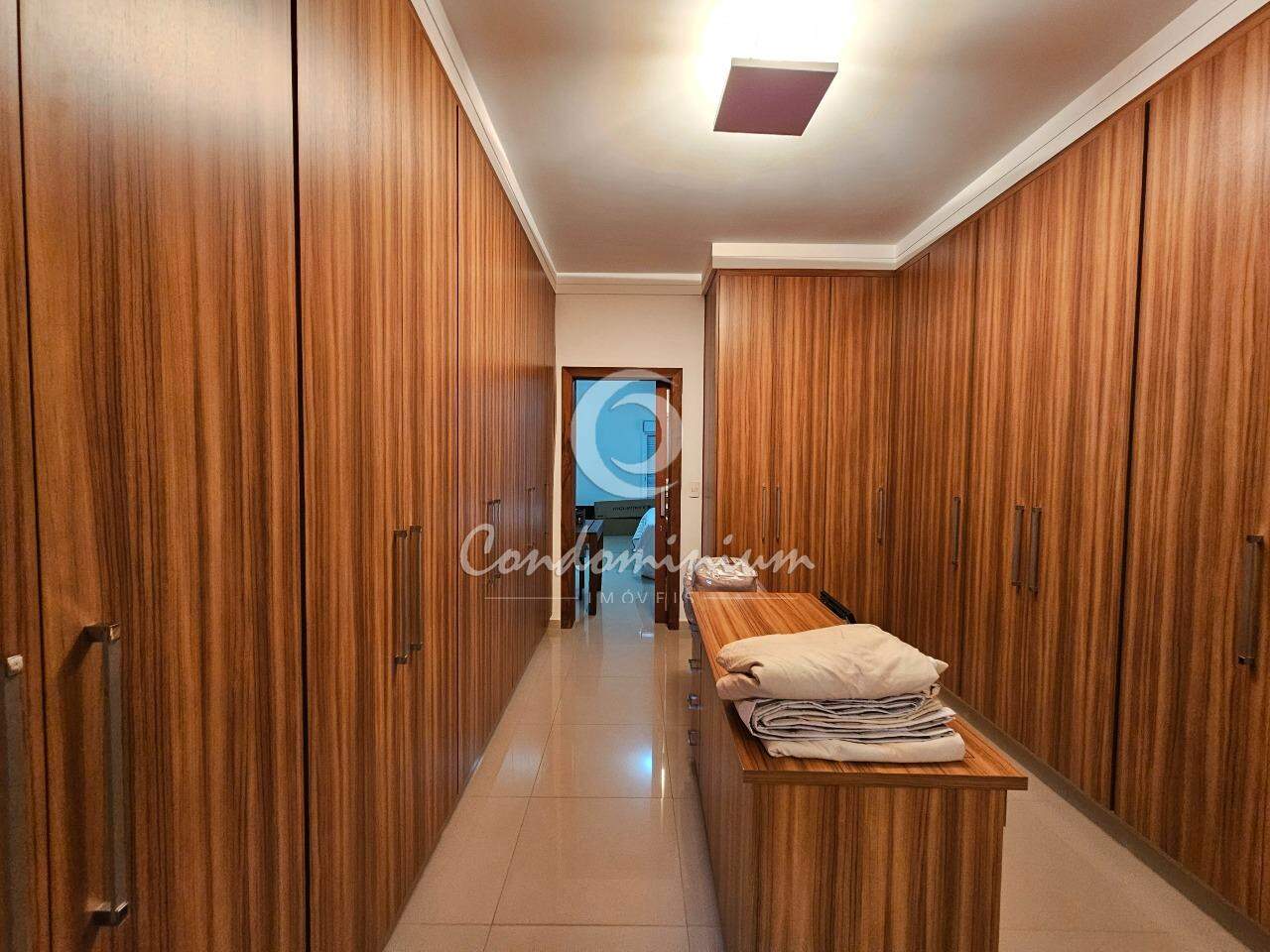 Casa de Condomínio com 4 quartos para aluguel, 377m² — foto 23 de 40
