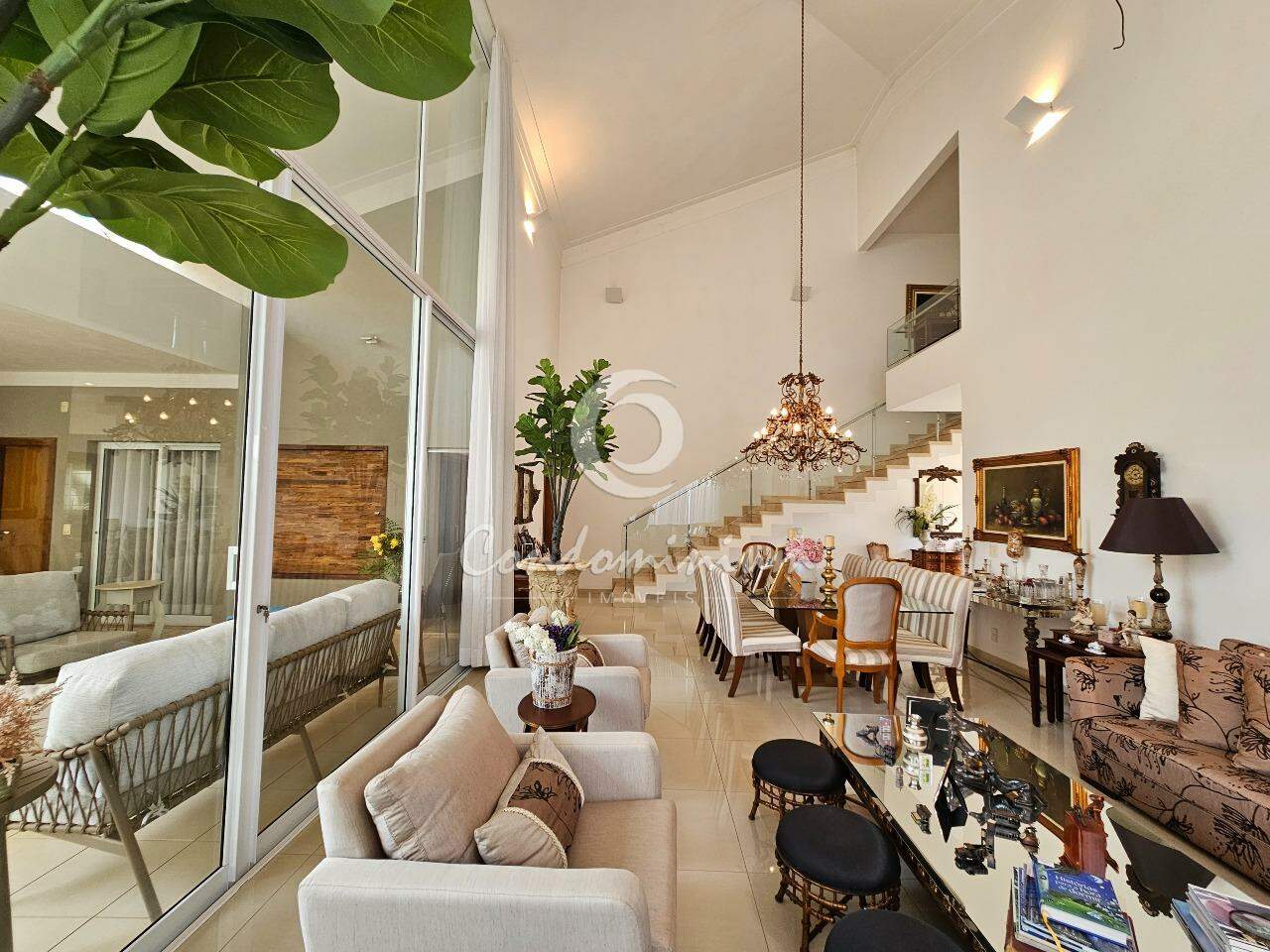 Casa de Condomínio com 4 quartos para aluguel, 377m² — foto 9 de 40