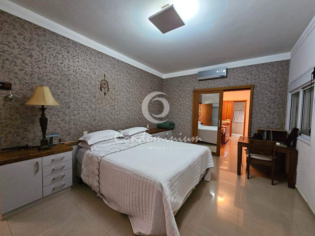 Casa de Condomínio com 4 quartos para aluguel, 377m² — foto 22 de 40