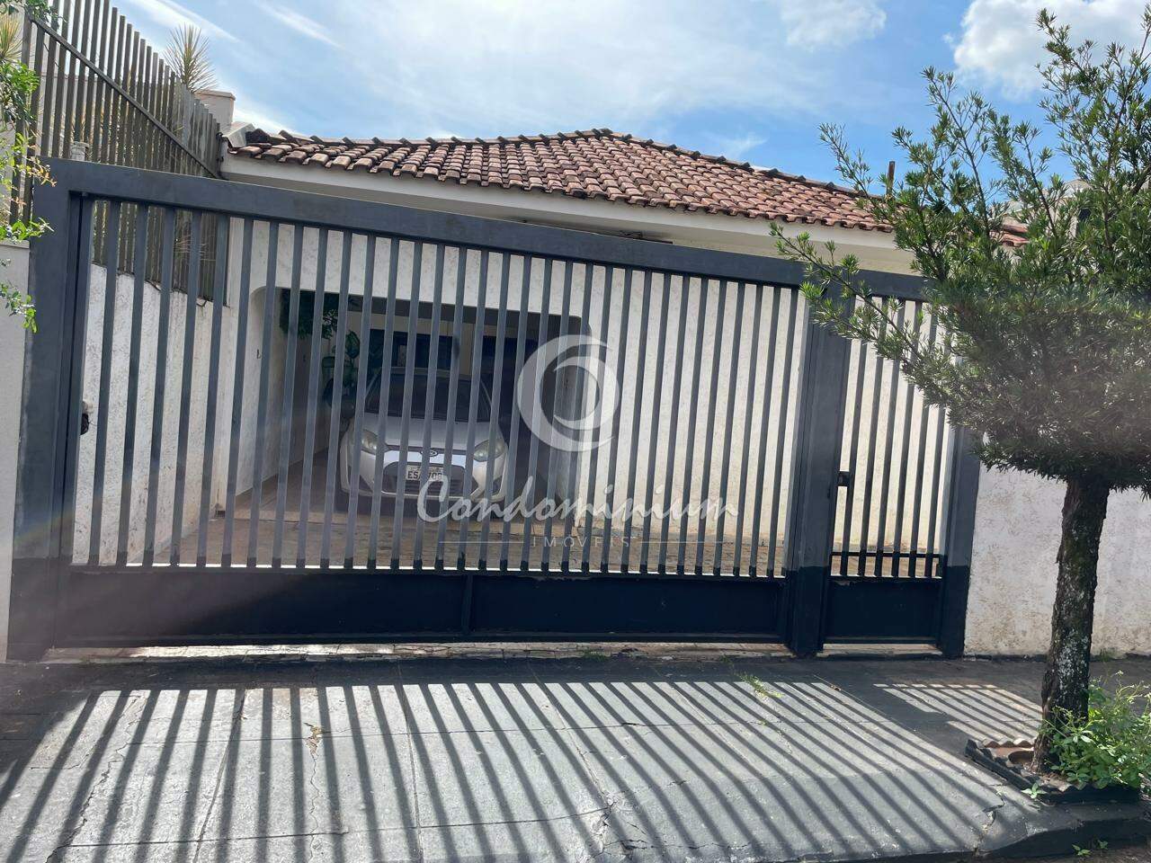 Casa com 4 quartos à venda, 165m² — foto 1 de 18
