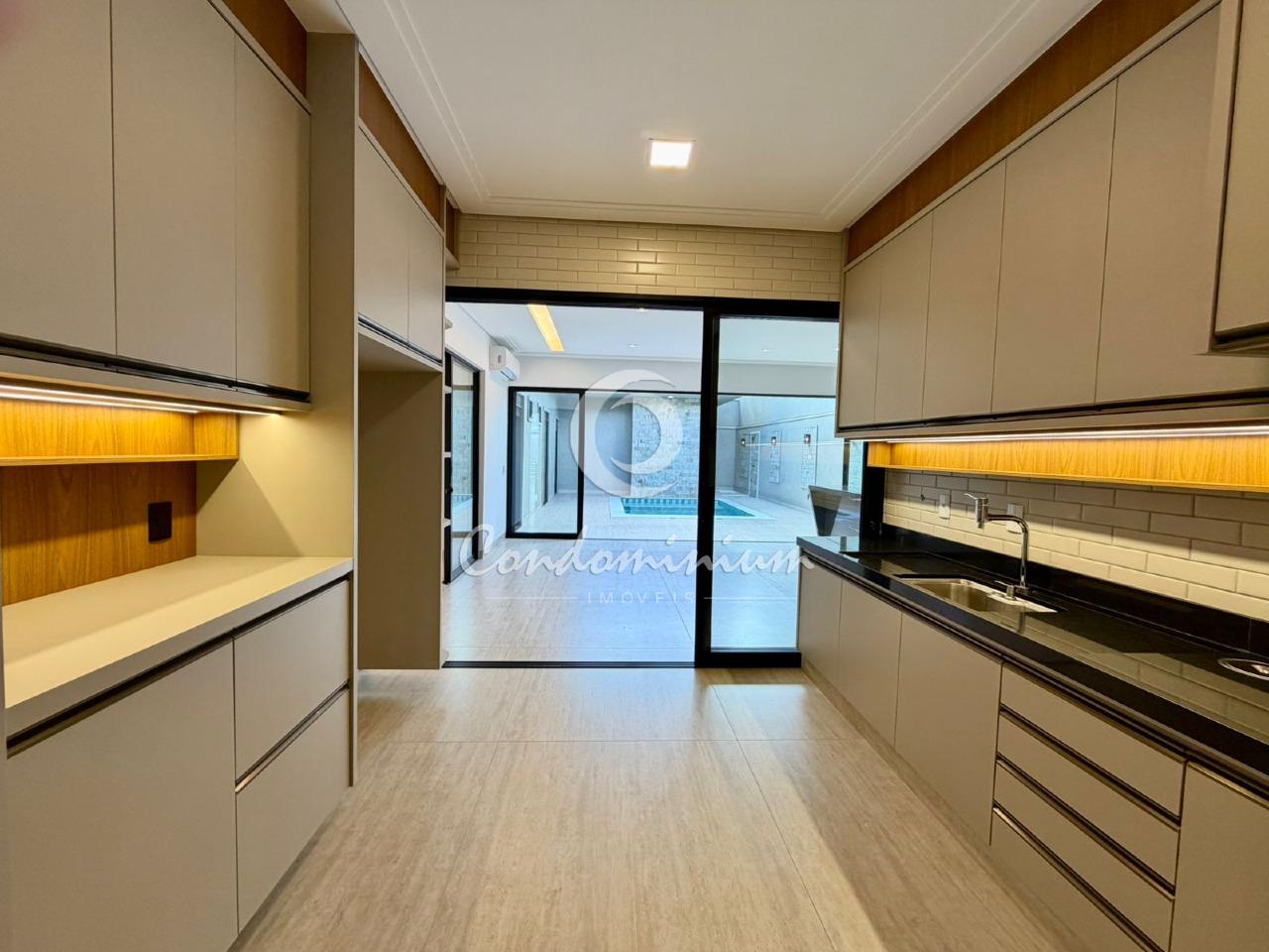Casa de Condomínio com 3 quartos à venda, 240m² — foto 15 de 32