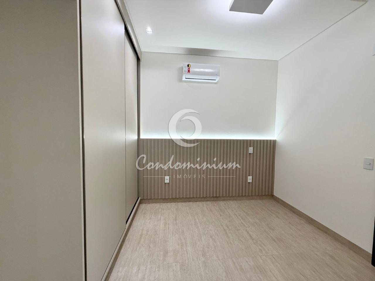 Casa de Condomínio com 3 quartos à venda, 240m² — foto 28 de 32