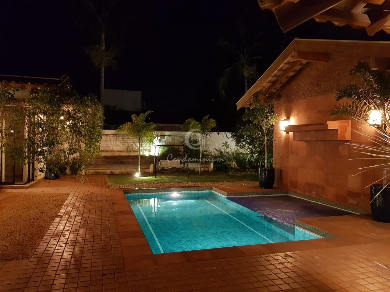 Casa de Condomínio com 4 quartos à venda, 560m² — foto 1 de 33