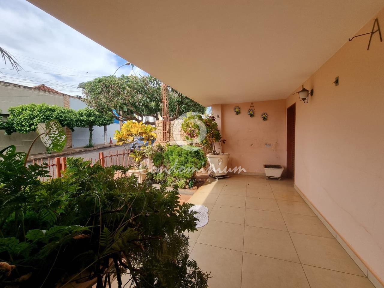 Casa com 3 quartos à venda, 250m² — foto 18 de 19