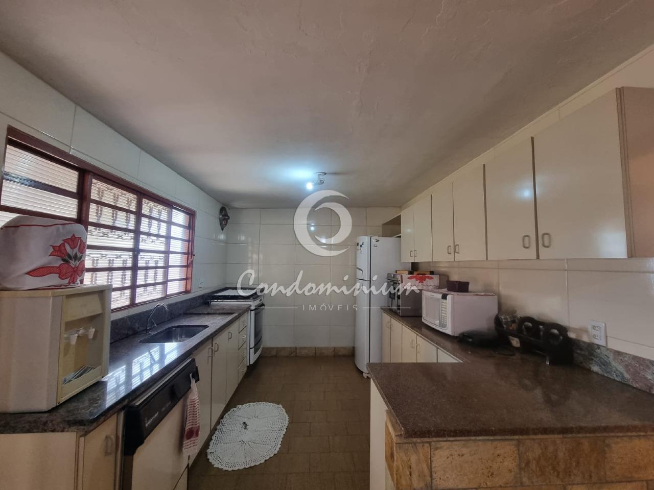 Casa com 3 quartos à venda, 250m² — foto 11 de 19