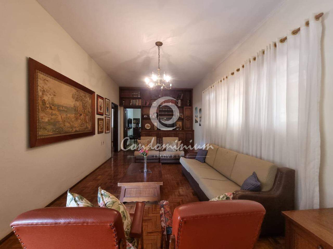 Casa com 3 quartos à venda, 250m² — foto 2 de 19
