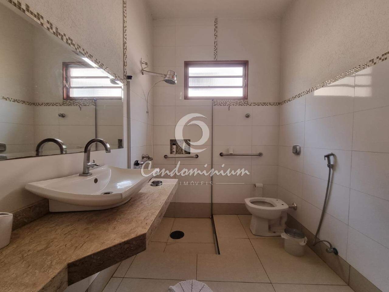 Casa com 3 quartos à venda, 250m² — foto 15 de 19