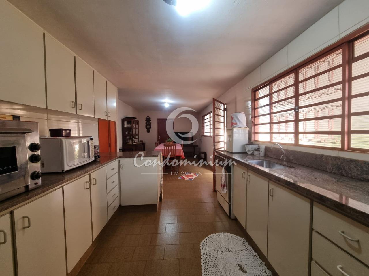 Casa com 3 quartos à venda, 250m² — foto 10 de 19