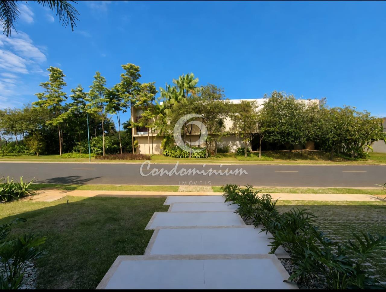 Casa de Condomínio com 4 quartos à venda, 402m² — foto 2 de 52