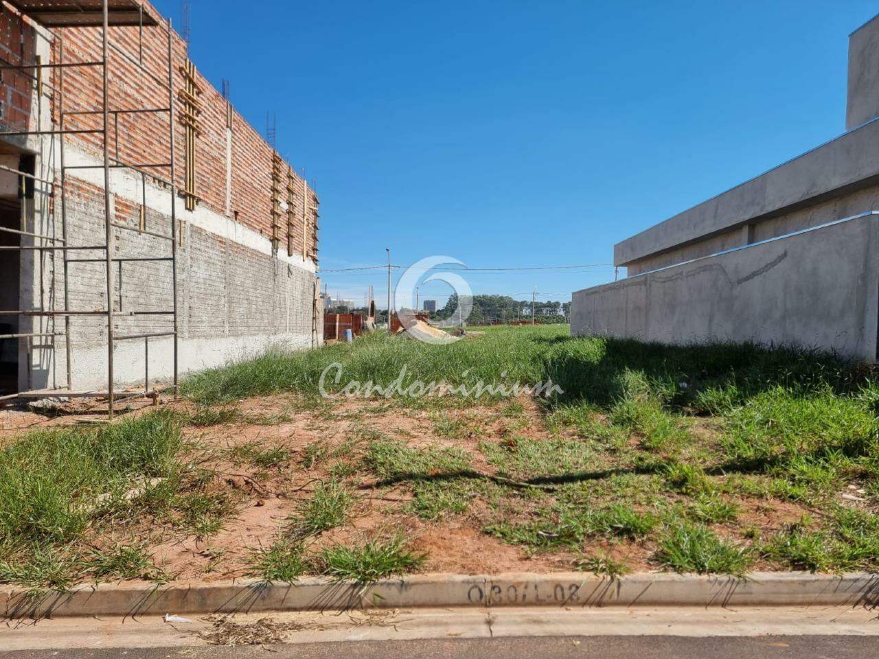 Terreno / Lote / Condomínio  à venda, 242m² — foto 3 de 4