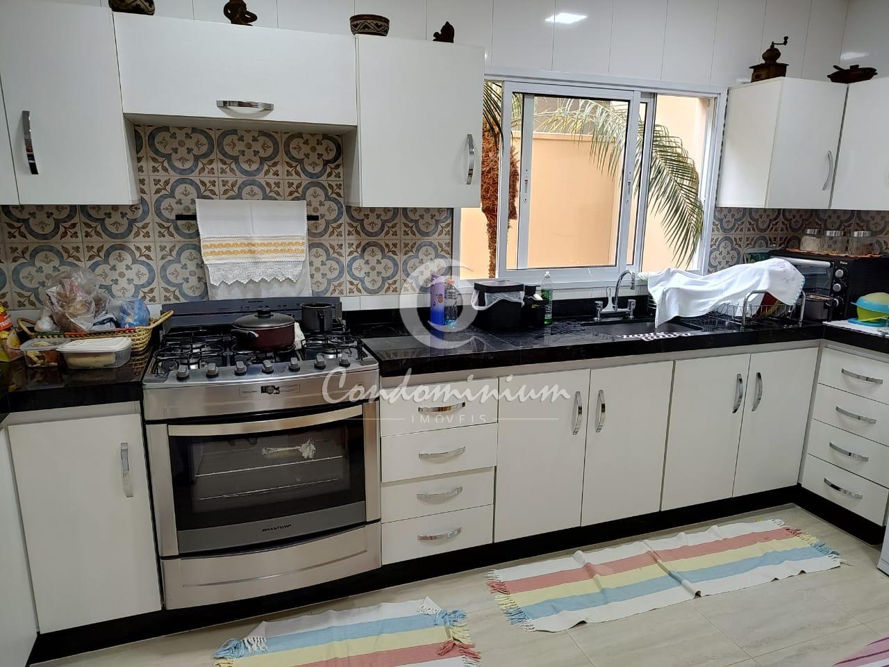 Casa de Condomínio com 3 quartos à venda, 217m² — foto 9 de 16