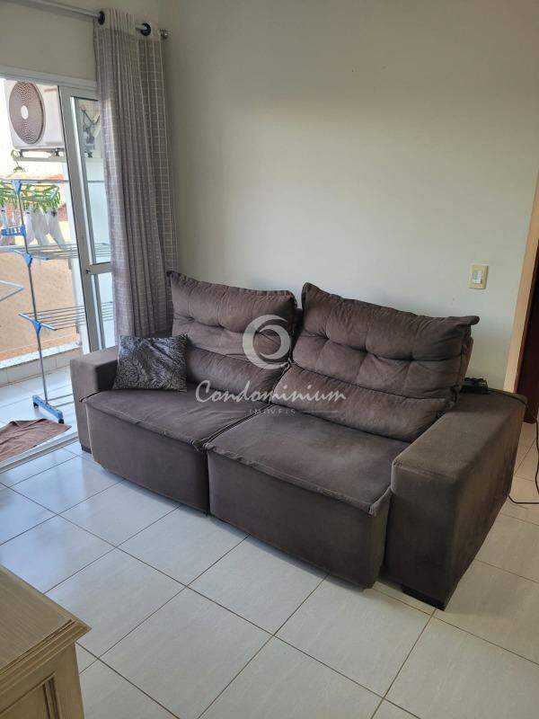Apartamento com 2 quartos à venda, 65m² — foto 2 de 12