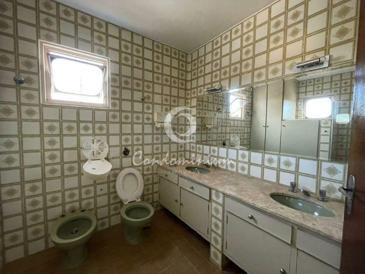 Casa com 3 quartos à venda, 253m² — foto 18 de 26
