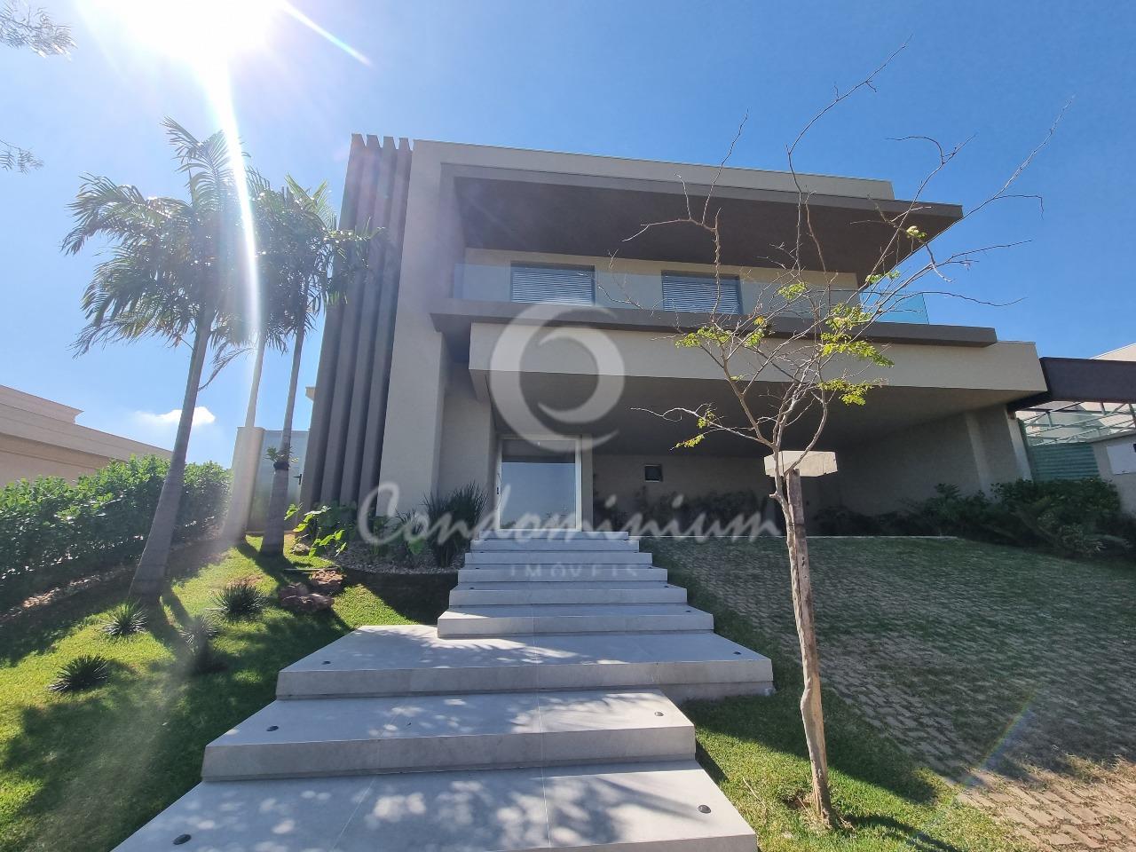 Casa de Condomínio com 4 quartos para aluguel, 754m² — foto 2 de 42