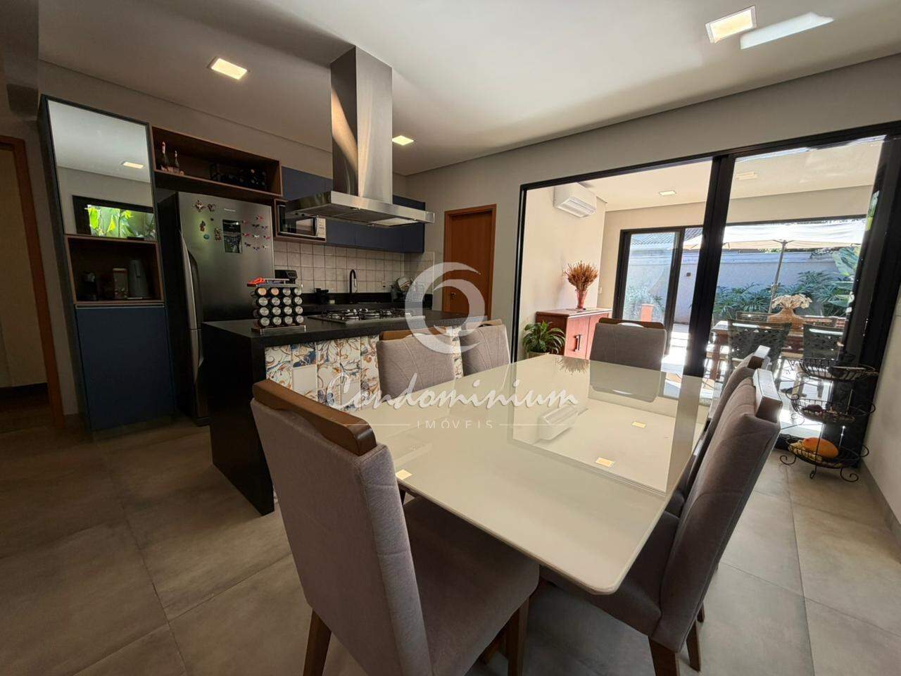 Casa de Condomínio com 4 quartos à venda, 208m² — foto 9 de 41