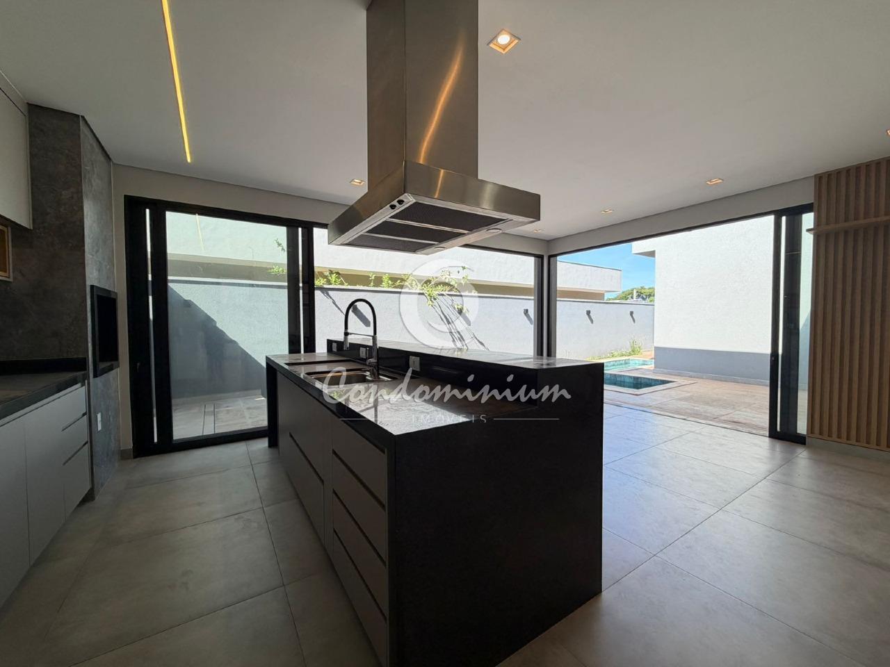 Casa de Condomínio com 3 quartos à venda, 240m² — foto 13 de 37