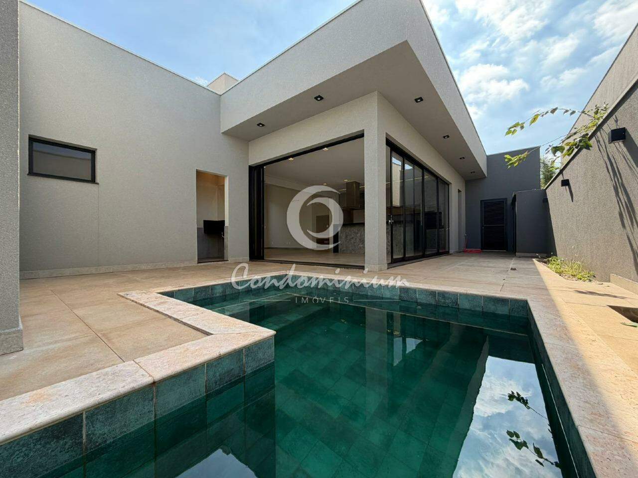 Casa de Condomínio com 3 quartos à venda, 240m² — foto 19 de 37