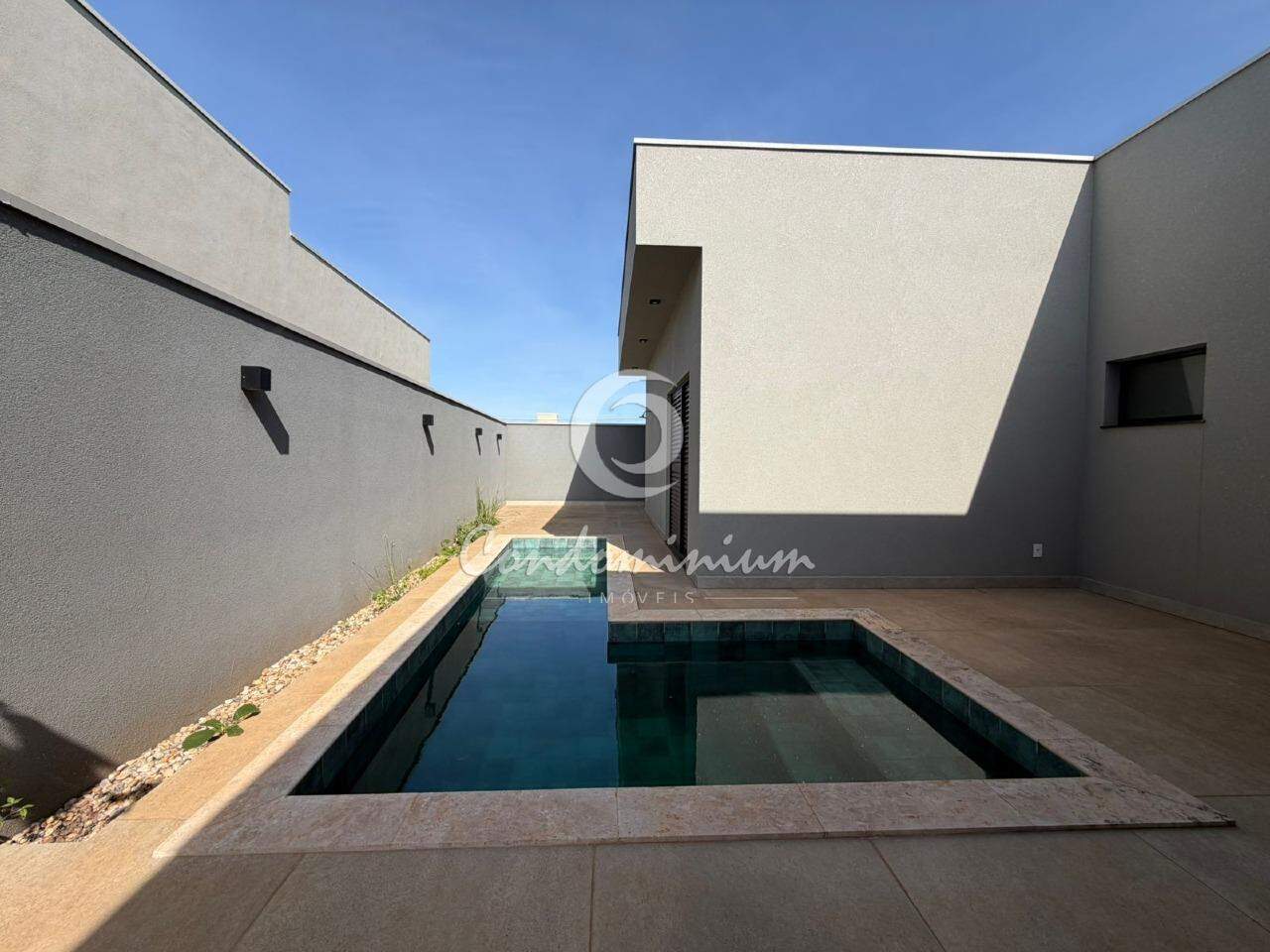 Casa de Condomínio com 3 quartos à venda, 240m² — foto 18 de 37