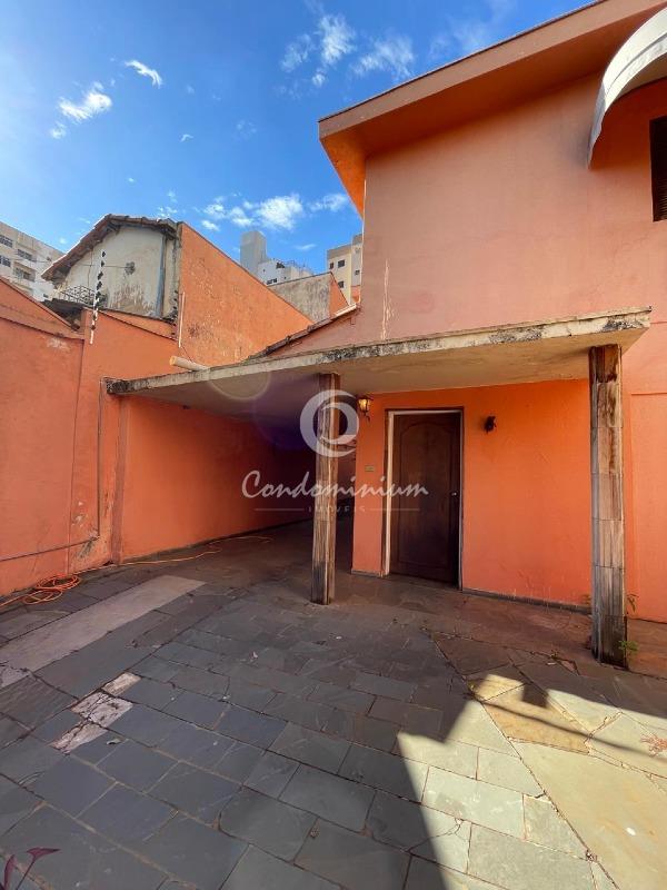 Sobrado com 3 quartos para aluguel, 228m² — foto 2 de 21