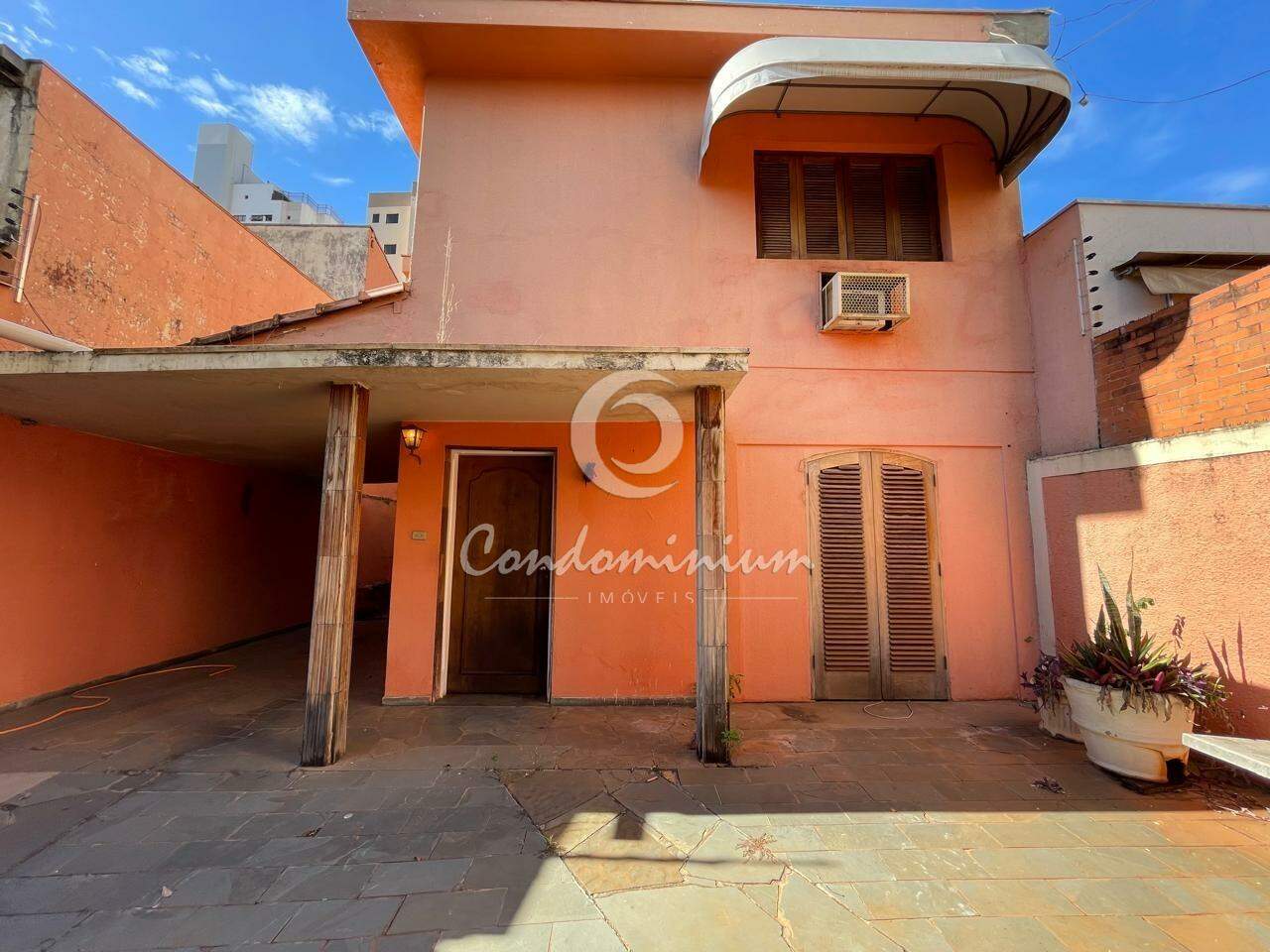 Sobrado com 3 quartos para aluguel, 228m² — foto 1 de 21