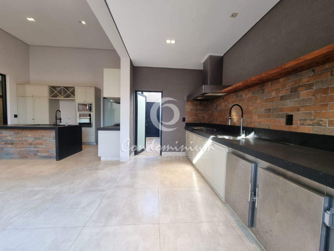 Casa de Condomínio com 4 quartos à venda, 316m² — foto 17 de 37