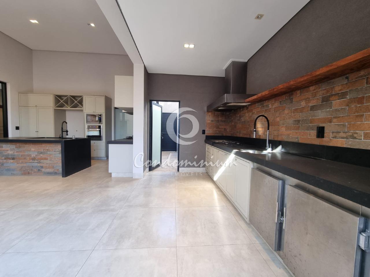 Casa de Condomínio com 4 quartos para aluguel, 316m² — foto 17 de 37