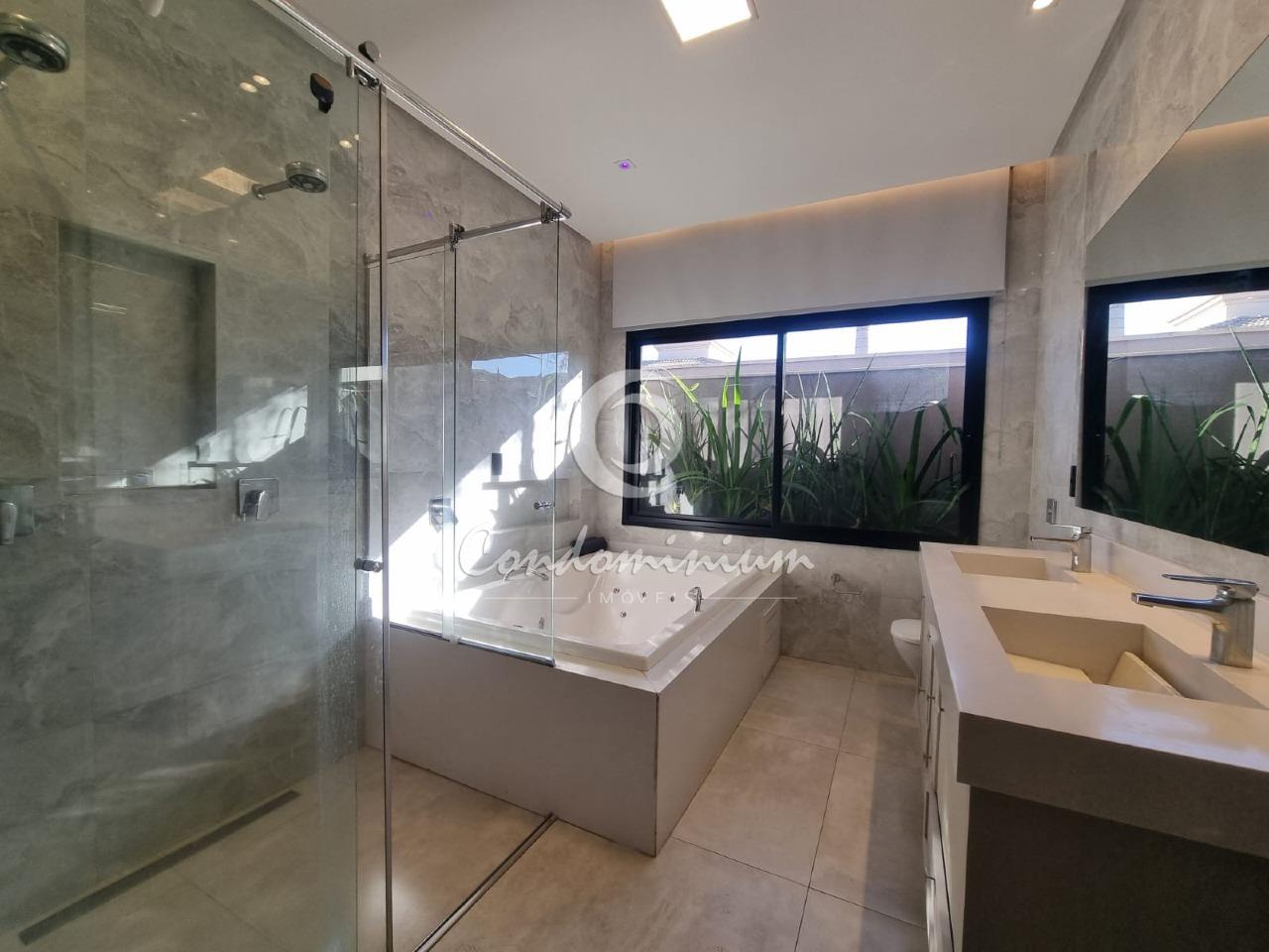 Casa de Condomínio com 4 quartos para aluguel, 316m² — foto 27 de 37