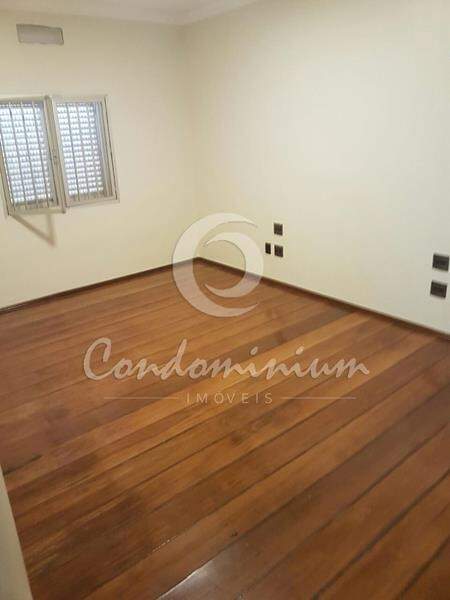 Casa  à venda, 379m² — foto 2 de 28
