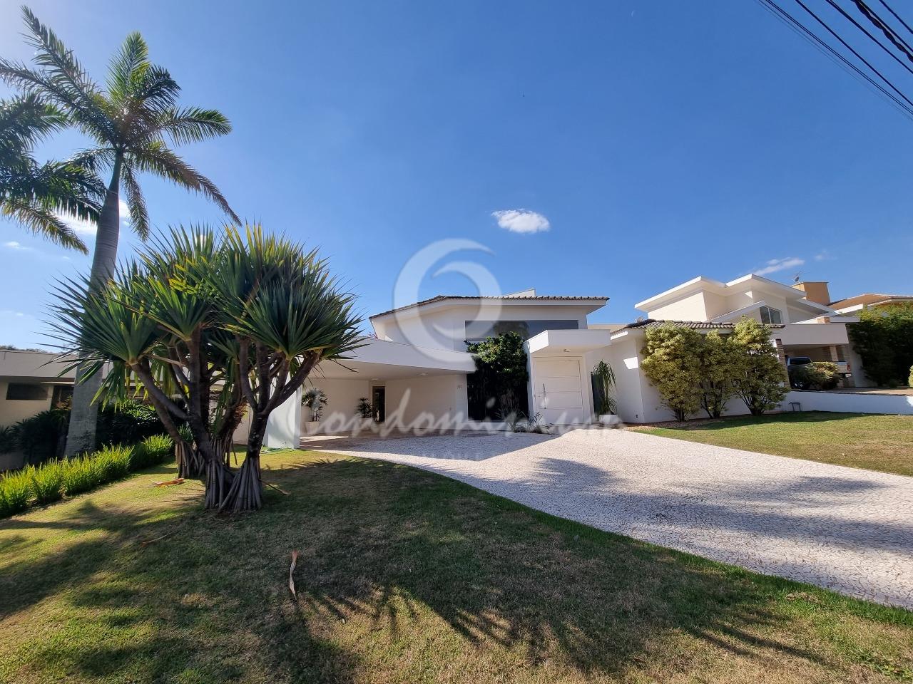 Casa de Condomínio com 3 quartos à venda, 500m² — foto 2 de 39
