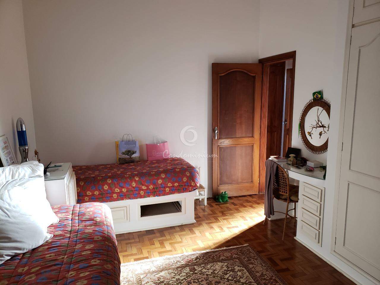 Casa com 5 quartos à venda, 400m² — foto 18 de 29