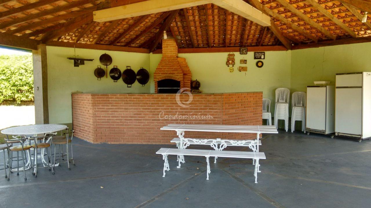 Fazenda / Sítio / Chácara com 3 quartos à venda, 140m² — foto 2 de 9