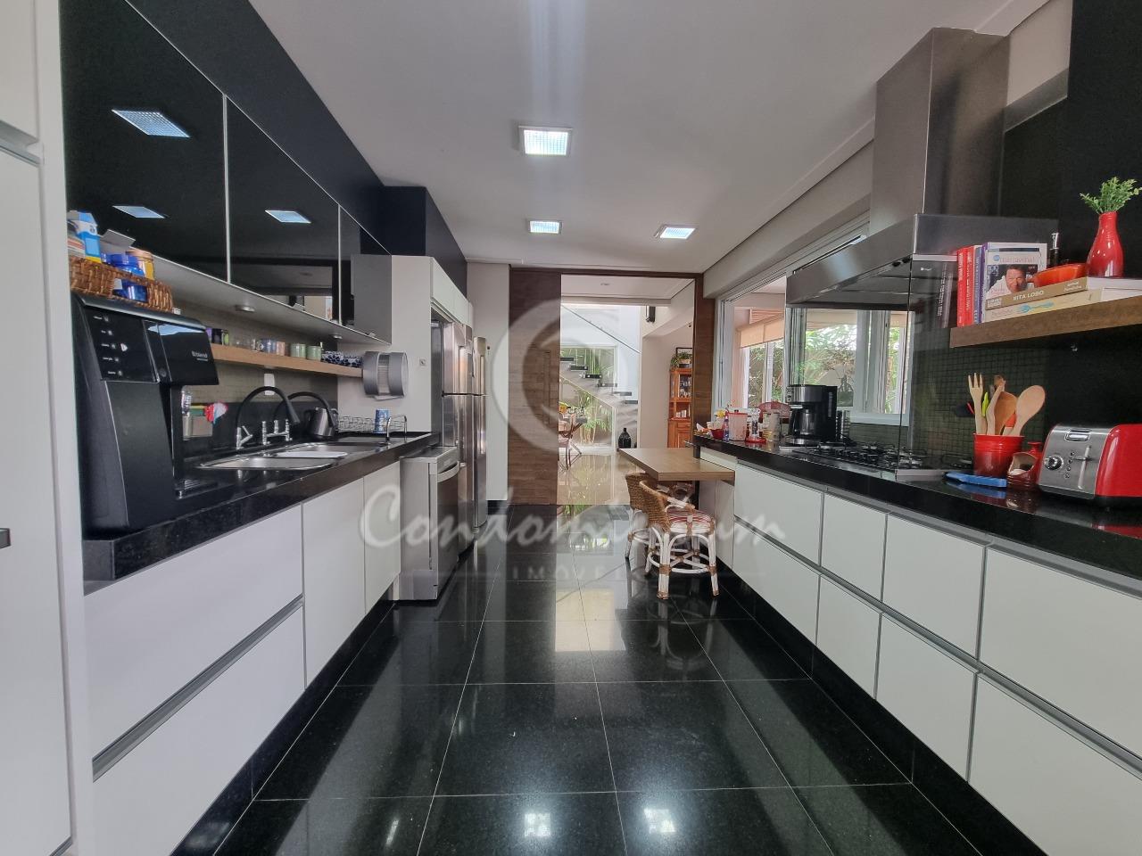 Casa de Condomínio com 3 quartos à venda, 361m² — foto 10 de 40