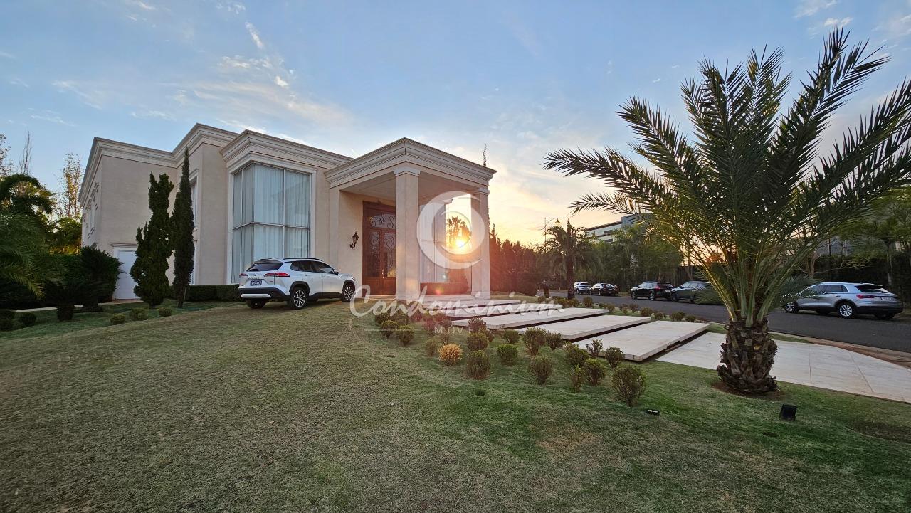 Casa de Condomínio com 4 quartos à venda, 716m² — foto 2 de 48