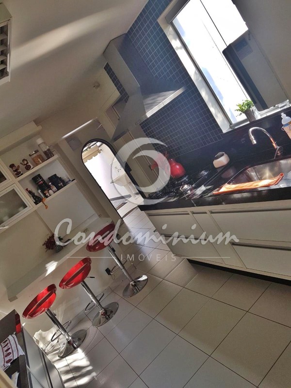 Casa com 3 quartos à venda, 337m² — foto 6 de 30