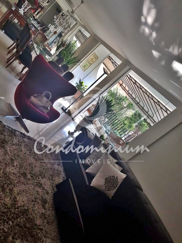 Casa com 3 quartos à venda, 337m² — foto 5 de 30