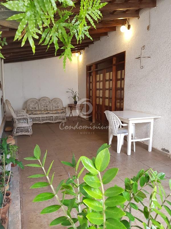 Casa com 3 quartos à venda, 300m² — foto 3 de 22