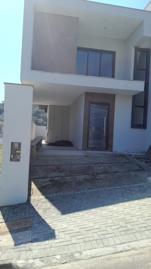 Casa à venda no Três Rios do Norte: 