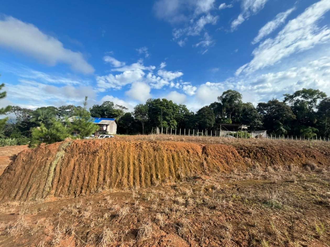 Área à venda no Rio Branco: 