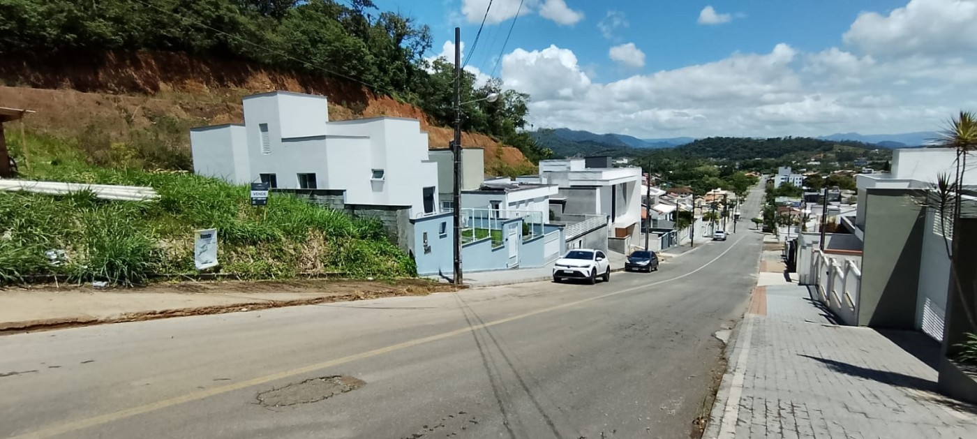 Terreno à venda no Amizade: 