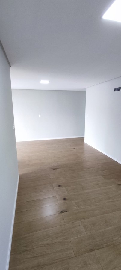 Casa à venda no Jaraguá 84: 