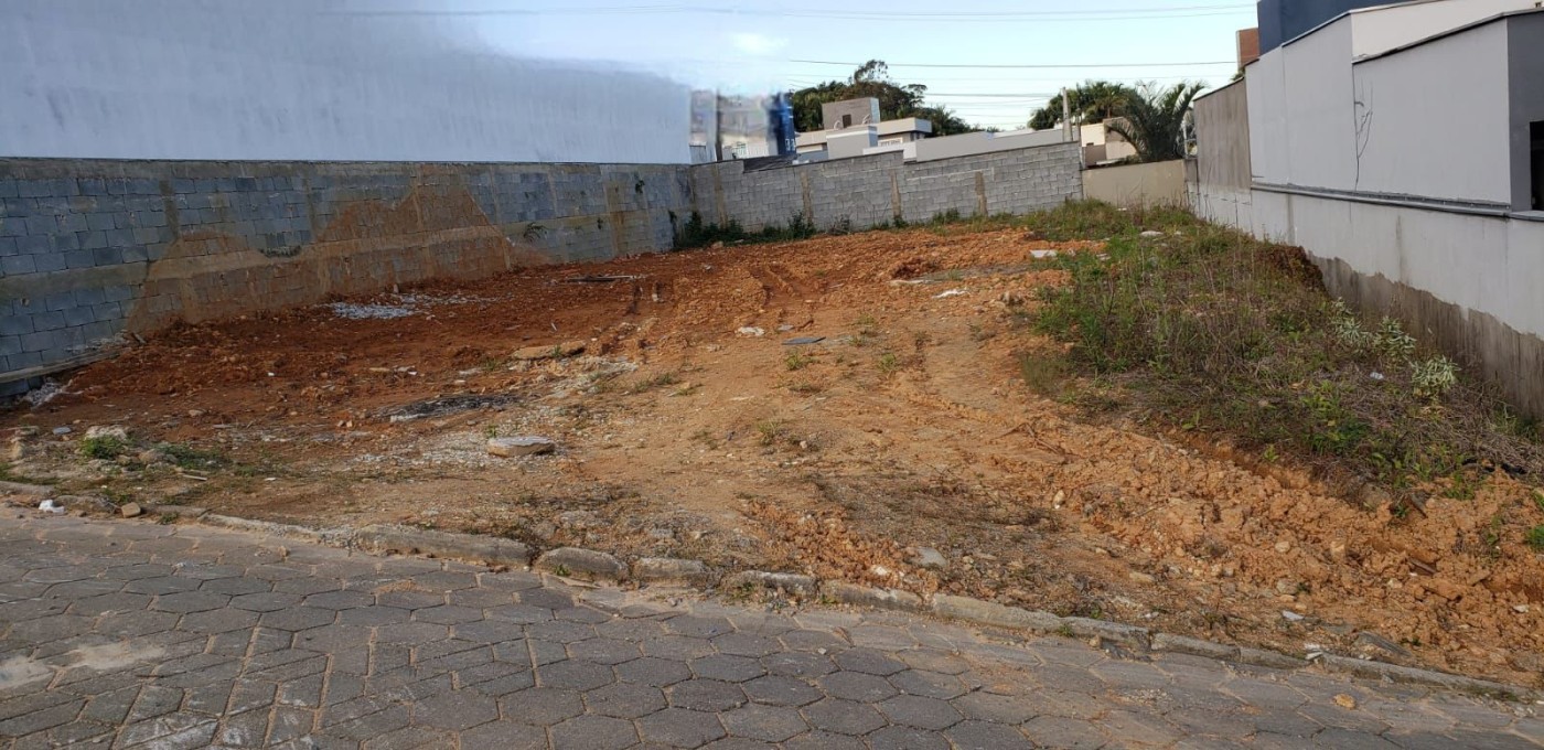 Terreno à venda no Amizade: 