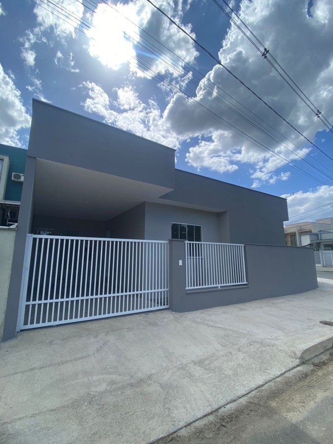 Casa à venda no Jaraguá 99: 