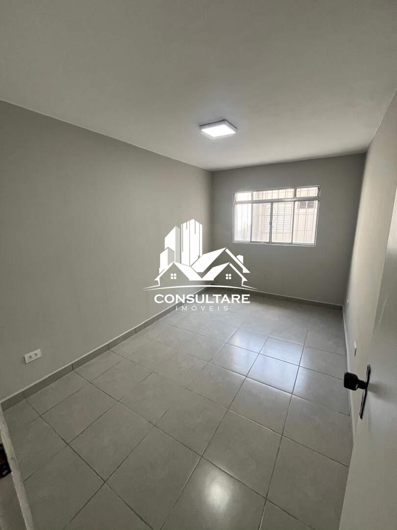 Casa para aluguel no bairro Boqueirão por 3.700,00: quarto terreo
