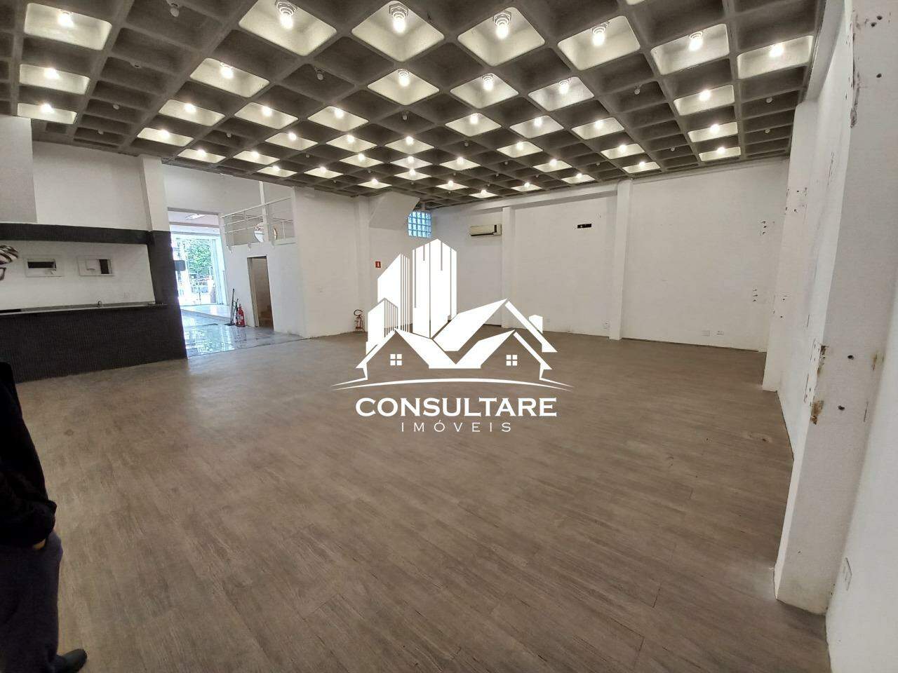 Loja para aluguel no bairro Embaré por 15.000,00: 