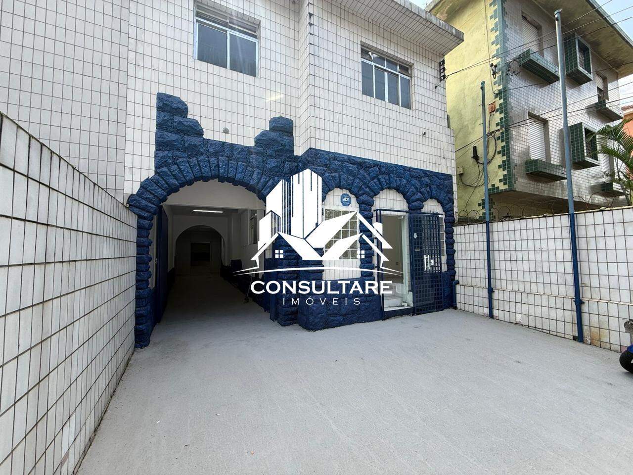 Loja para aluguel no bairro Vila Mathias por 8.000,00: 