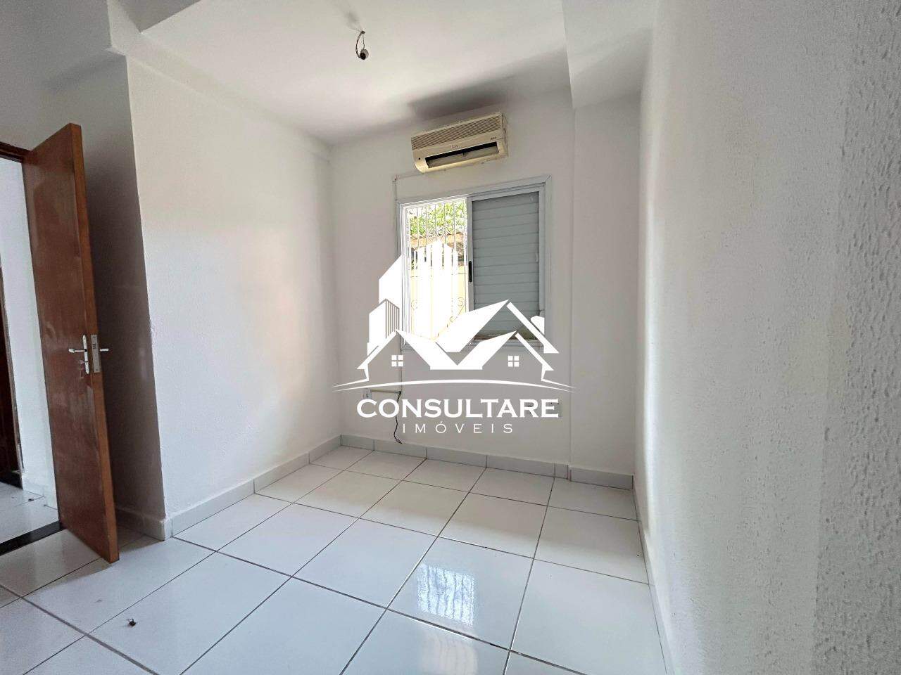 Apartamento à venda no bairro Esplanada dos Barreiros por 180.000,00: 