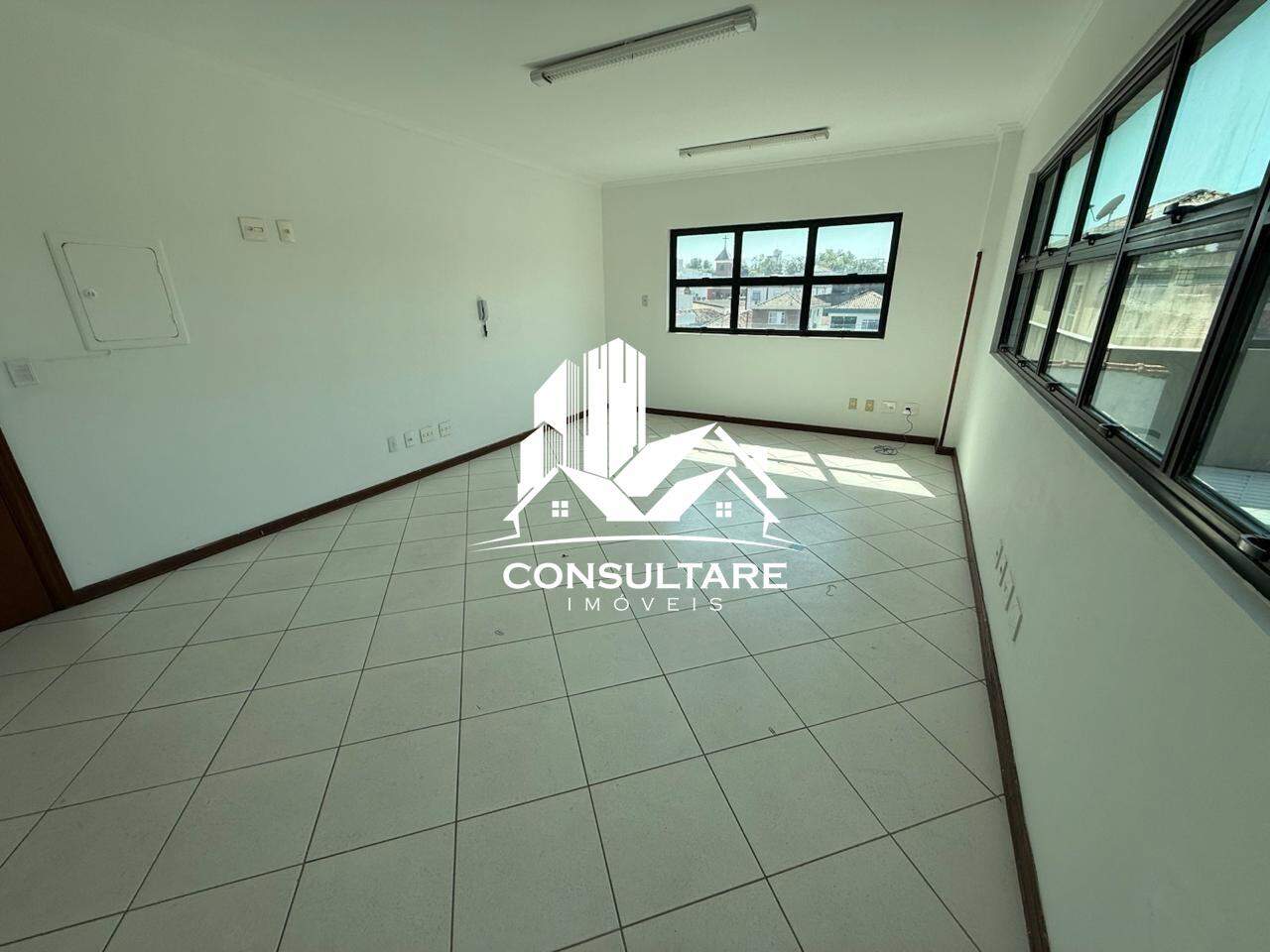 Sala comercial para aluguel no bairro Aparecida por 2.500,00: 